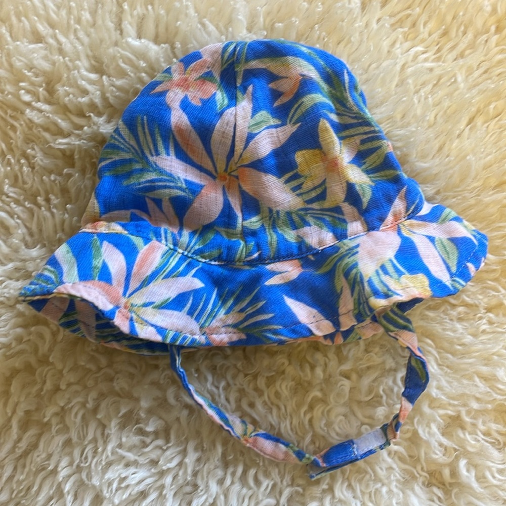 Like new Angela dear sun hat, baby.